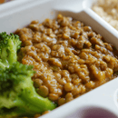 【冷え解消のために開発】レンズ豆と8種のスパイスを使った腸活ダルカレー弁当 - Grino